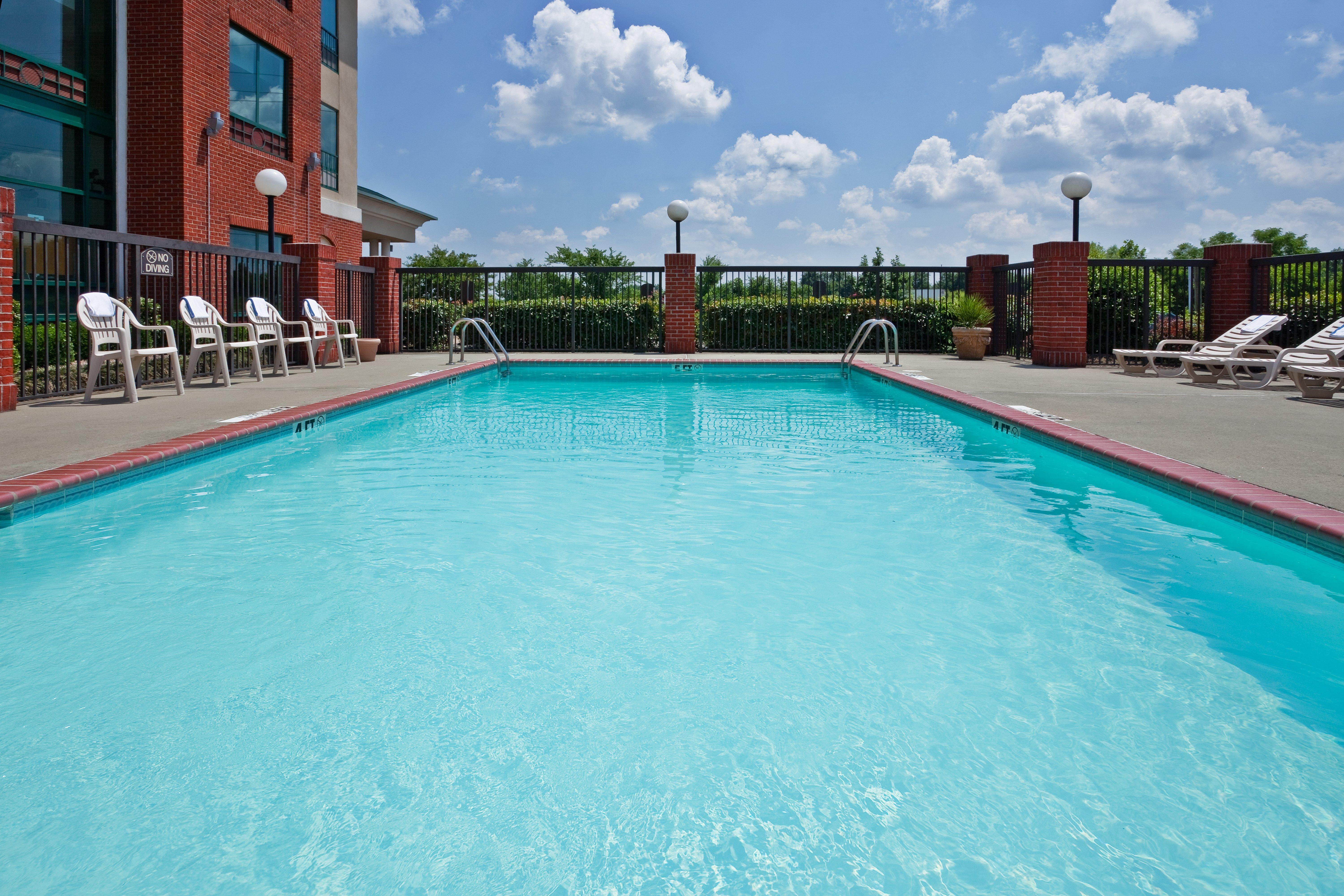 Holiday Inn Express Hotel & Suites Olive Branch By Ihg Exterior foto